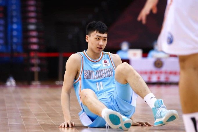 🏀新疆vs北控前瞻：齐麟禁赛锋线实力大减，赵睿复出成疑